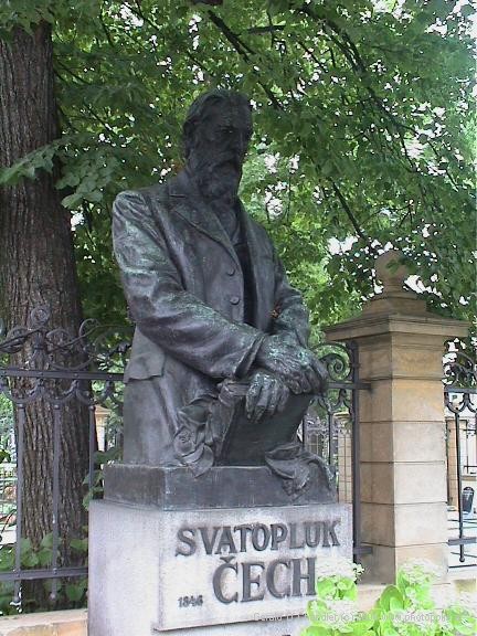 Grave statue, Nysehrad Cemetery
