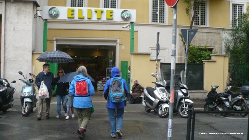 Veronica and Jan shopping for lunch