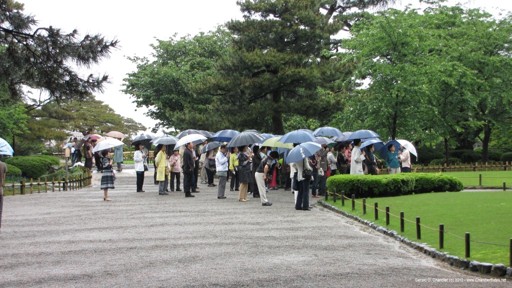 Kenrokuen Tourist Umbrellas