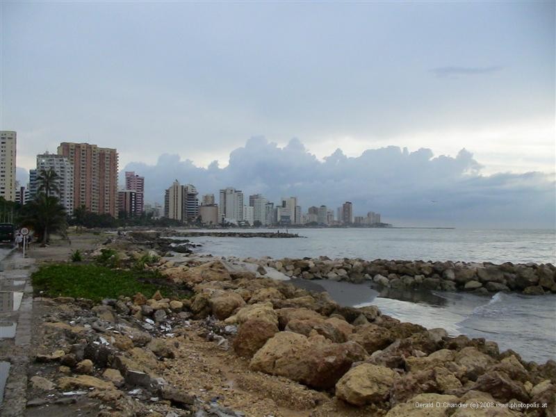 Bocagrande district 2 km south of old town